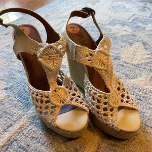 NWOT Lucky Brand Boho Rilo Crochet Wedge; size 7;